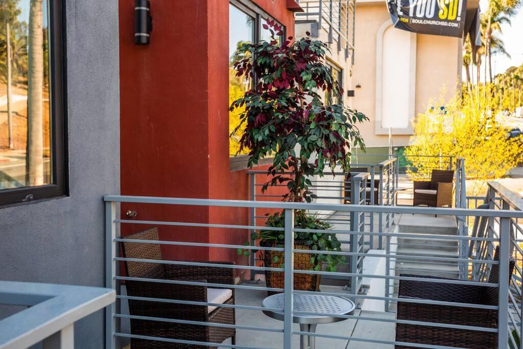 1-Bedroom With Cali King Size Bed In San Diego Exterior photo